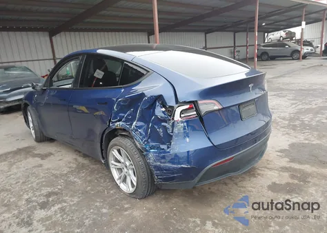 2021 Tesla Model Y Standard Range Rear-Wheel Drive from USA, damaged, VIN 5YJYGDED2MF109634